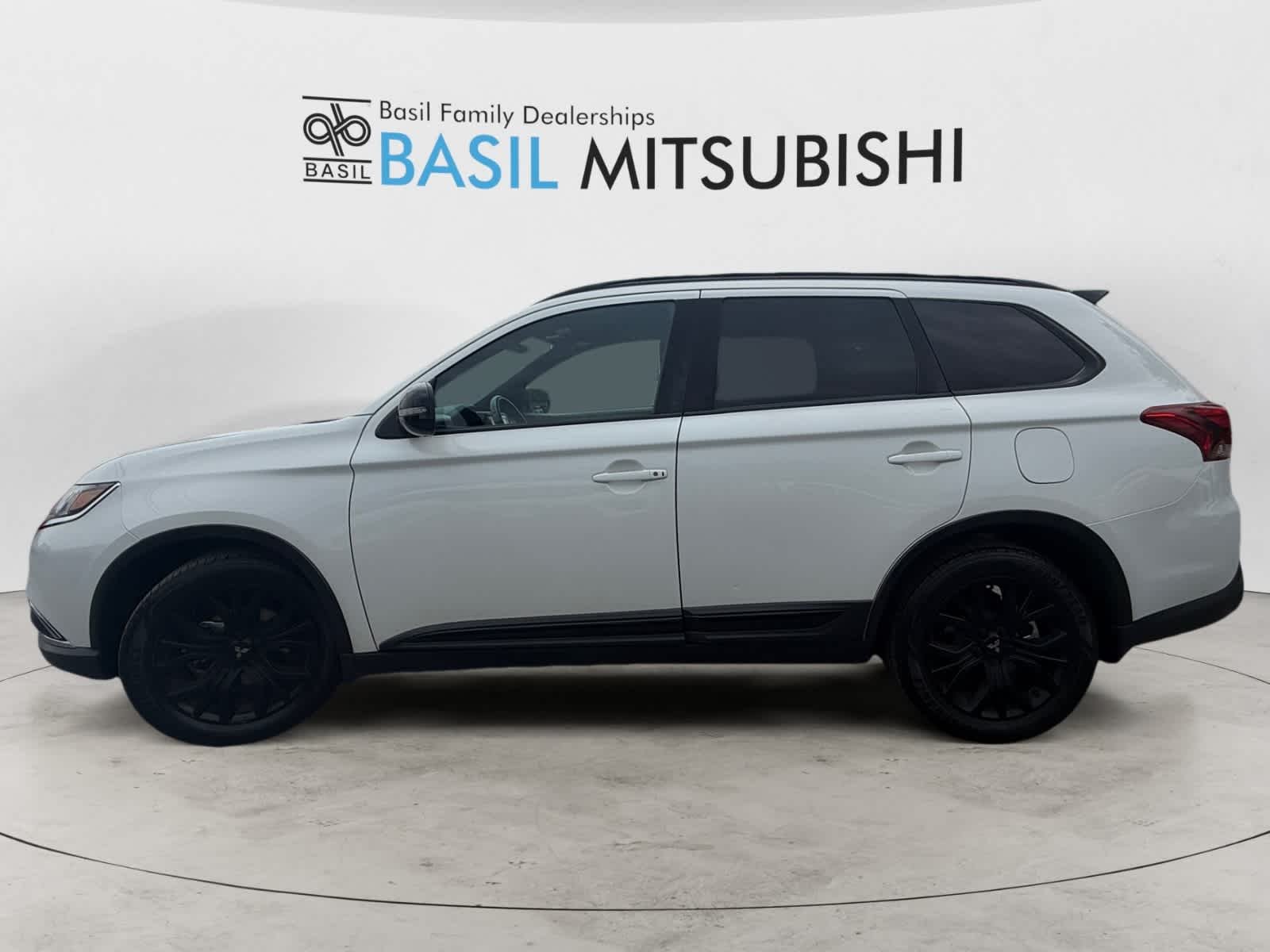 Used 2018 Mitsubishi Outlander LE with VIN JA4AZ3A37JZ036084 for sale in Buffalo, NY