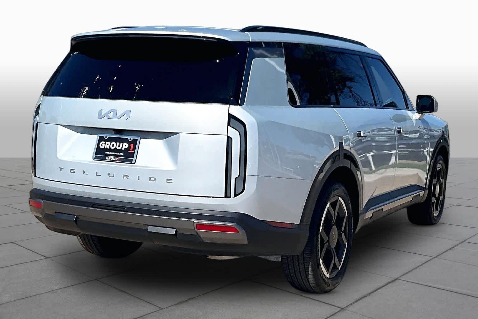 Certified Used 2027 Ivory Silver Kia EX image 12