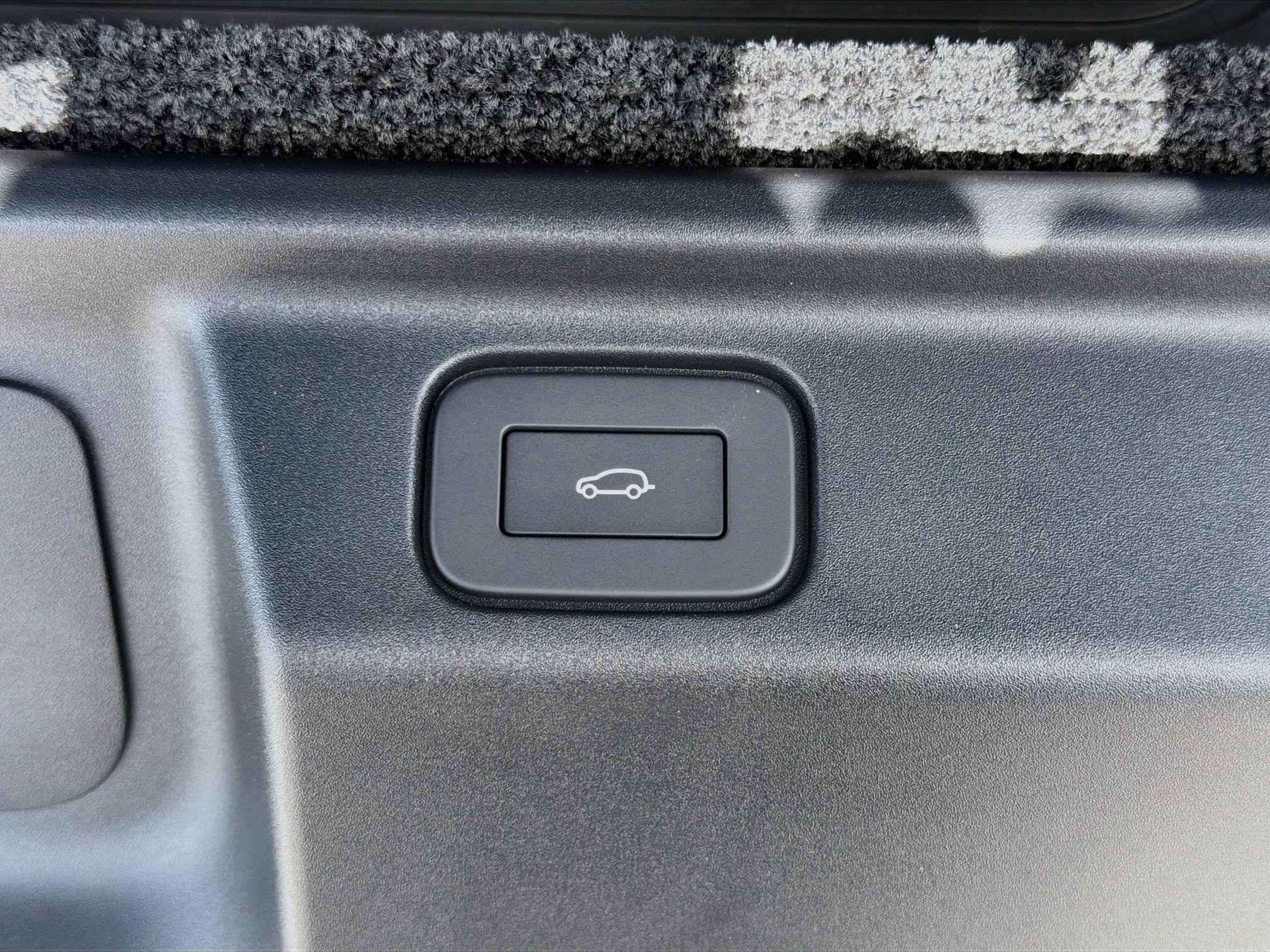 New 2026 Carpathian Grey Land Rover SE image 46
