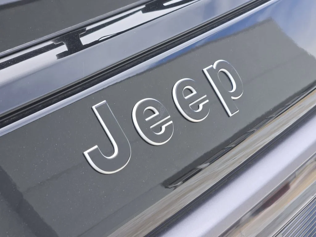 New 2026 High Gloss Black Jeep Limited Altitude image 7