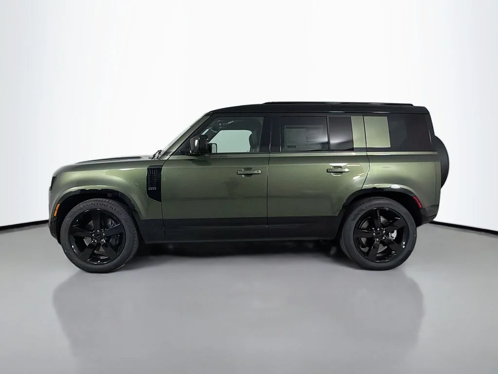 New 2026 Woolstone Green Land Rover X-Dynamic SE image 8