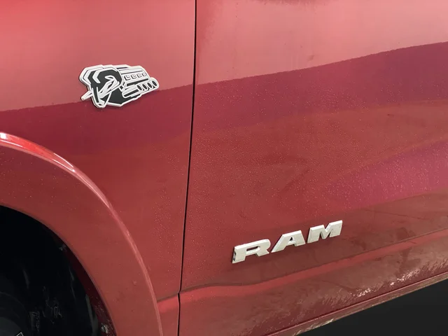 New 2026 Molten Red Pearl-Coat Exterior Paint RAM Big Horn/Lone Star image 37