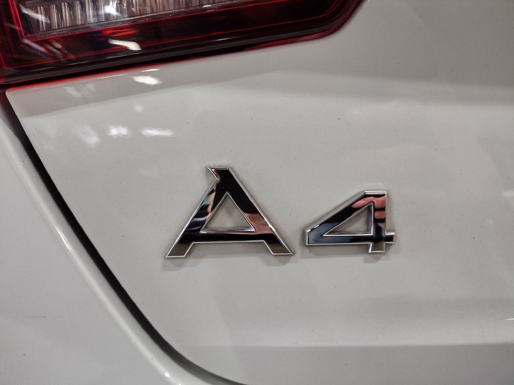 Used 2018 White Audi 2.0T image 16
