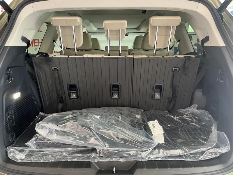 New 2026 AUTUMN GREEN METALLIC Subaru Limited 8-Passenger image 8