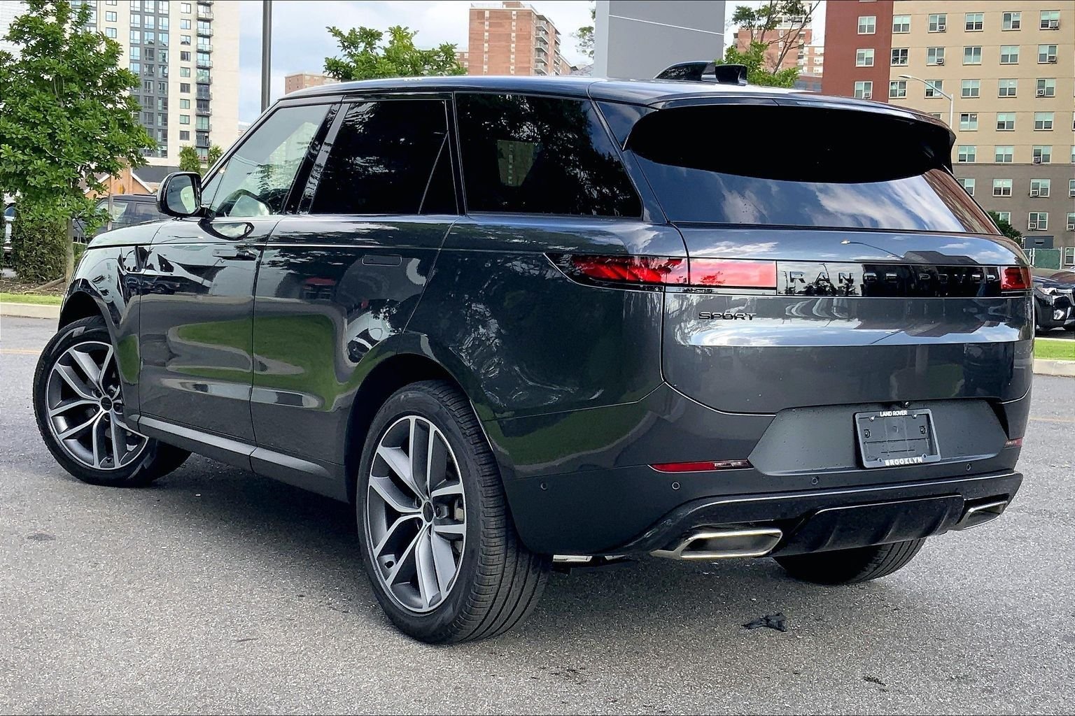 New 2027 Carpathian Grey Land Rover SE image 13