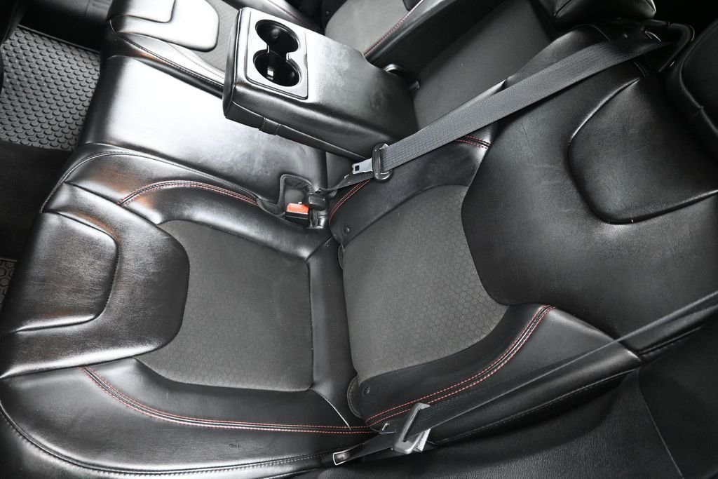 Used 2019 Sting Gray Clearcoat Jeep Trailhawk image 26