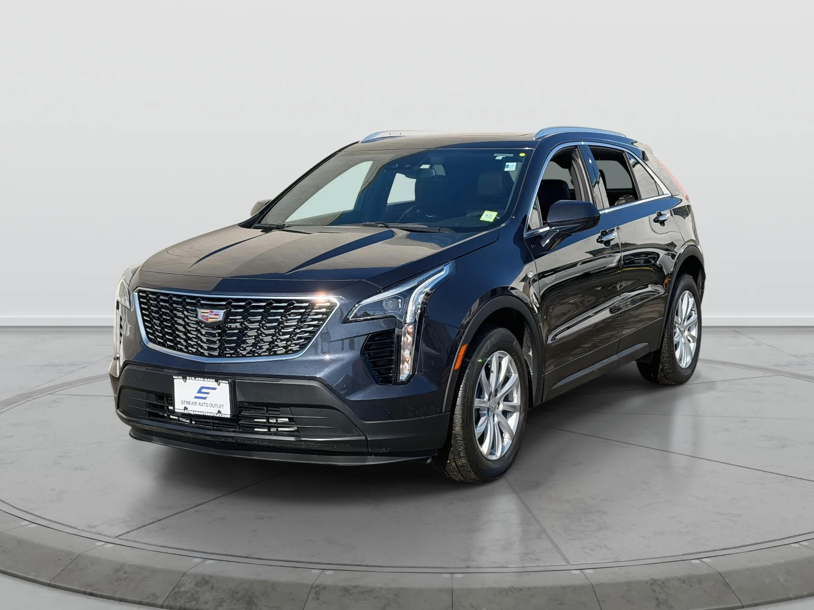 Used 2023 Gray Cadillac Luxury image 3