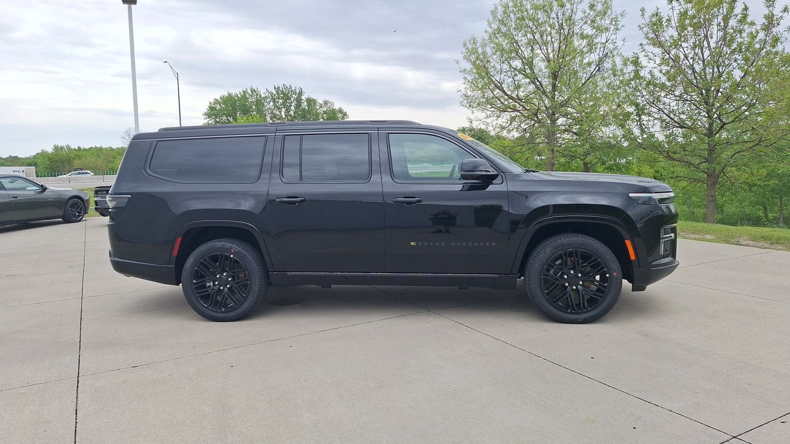 New 2026 High Gloss Black Exterior Paint Jeep Limited Reserve image 3