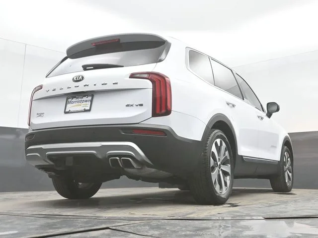 Used 2021 White Kia EX image 46