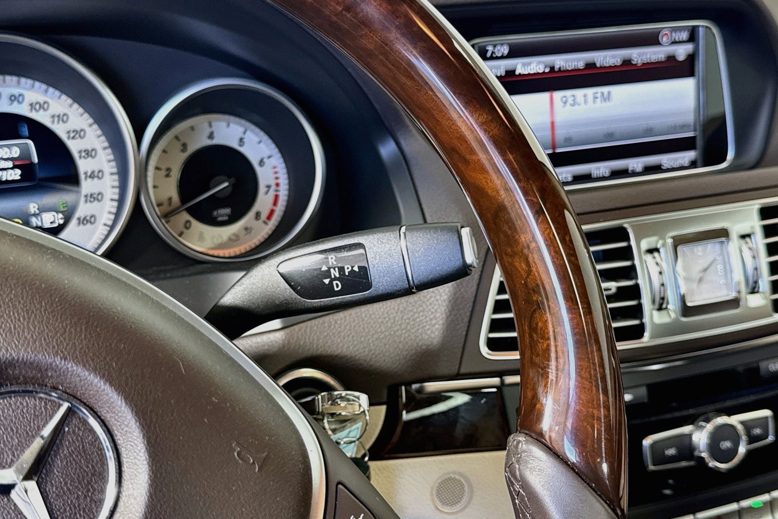 Used 2014 Polar White Mercedes-Benz E 350 image 15