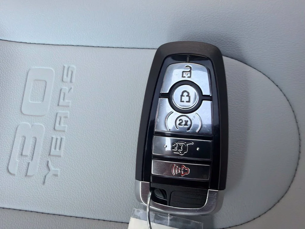 New 2027 Star White Metallic Tri-Coat Ford MAX Platinum image 30