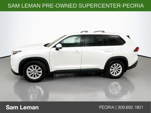 Used 2024 Beige Toyota XLE image 4