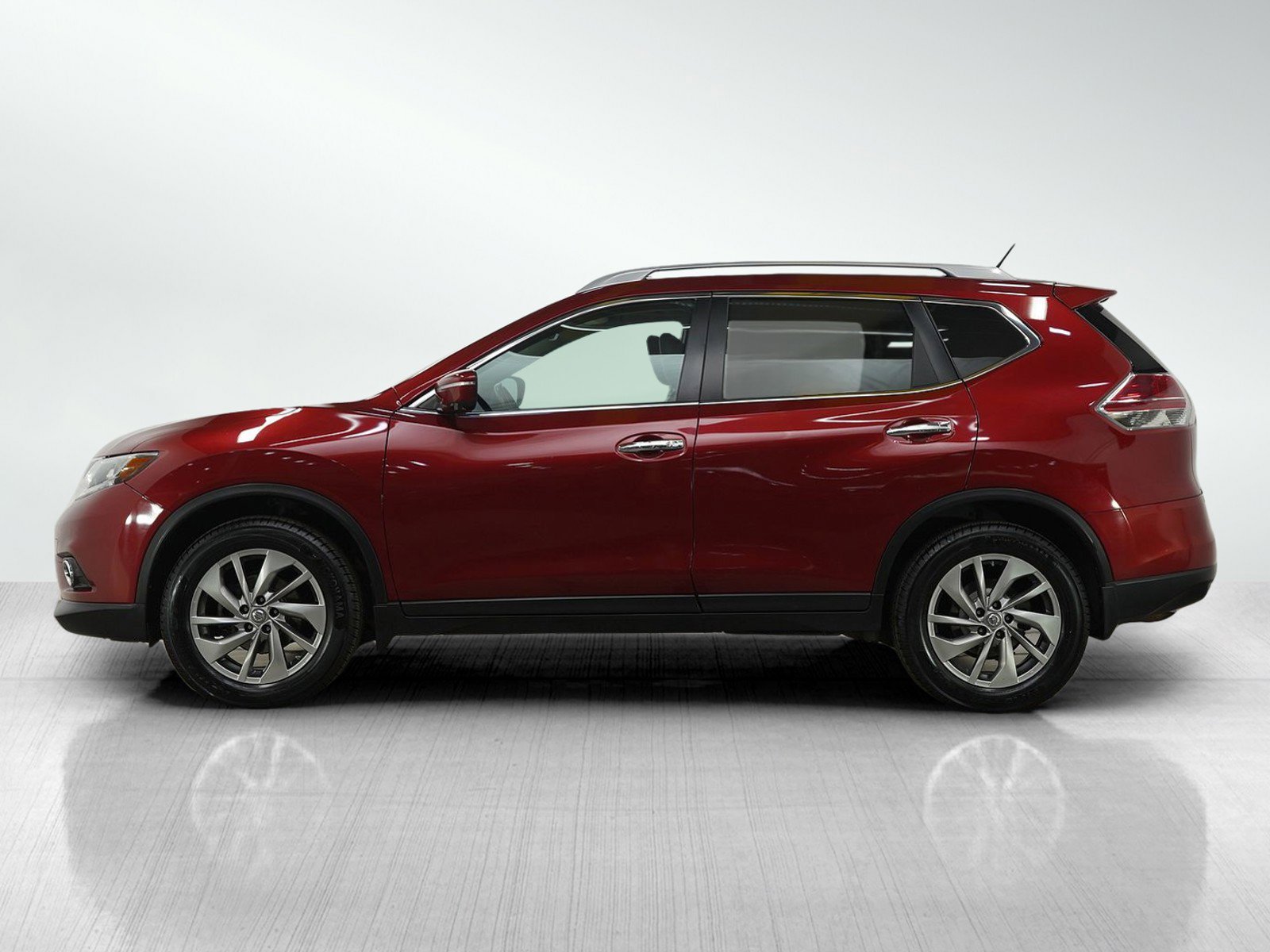Used 2014 Nissan Rogue SL with VIN 5N1AT2MV8EC873090 for sale in Burnsville, Minnesota