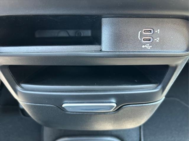 New 2027 Hydro Blue Pearl-Coat Exterior Paint Chrysler Select image 30