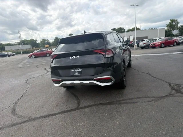 Used 2024 Black Kia LX image 11