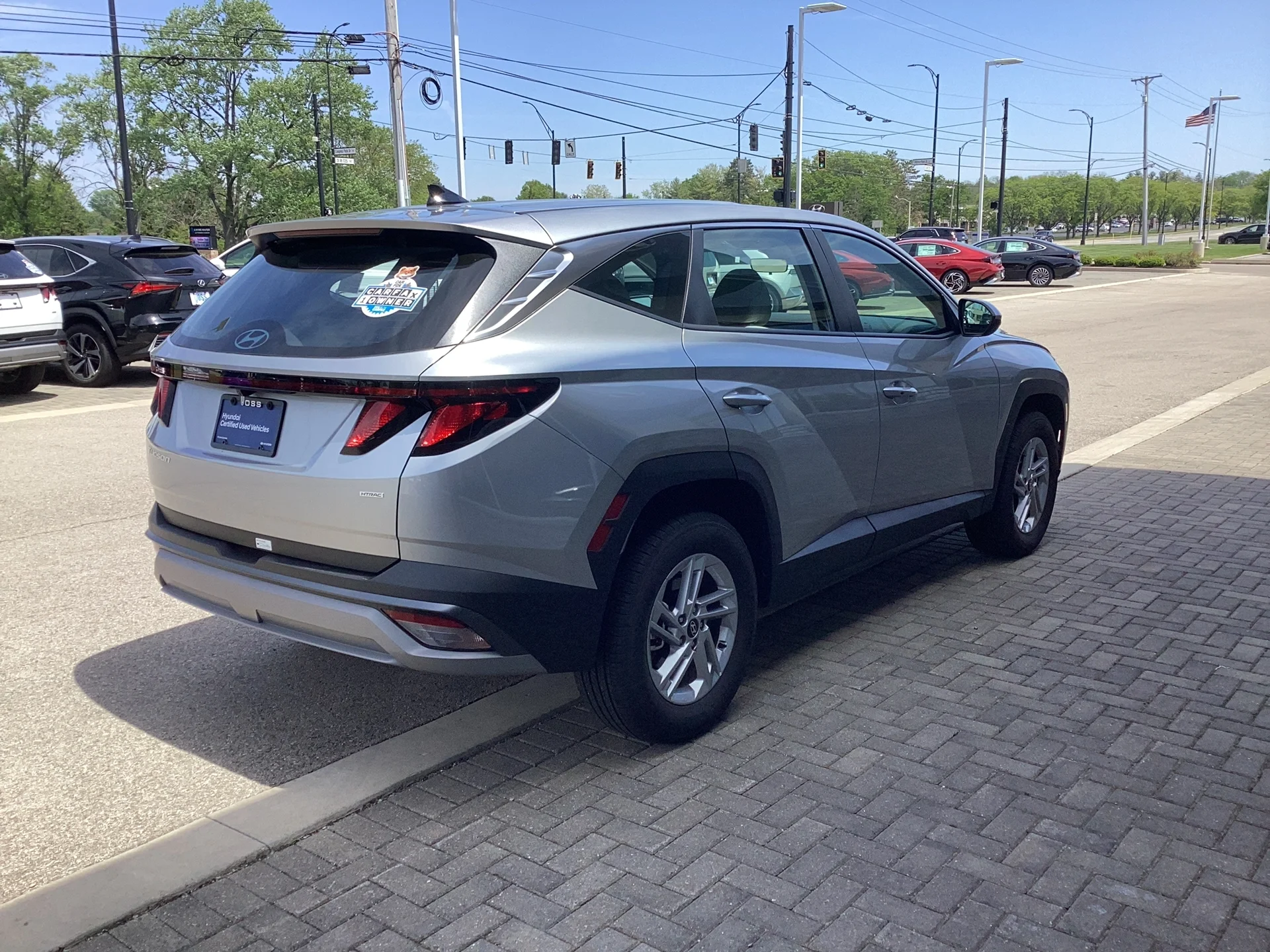 Certified Used 2025 Shimmering Silver Metallic Hyundai SE image 4