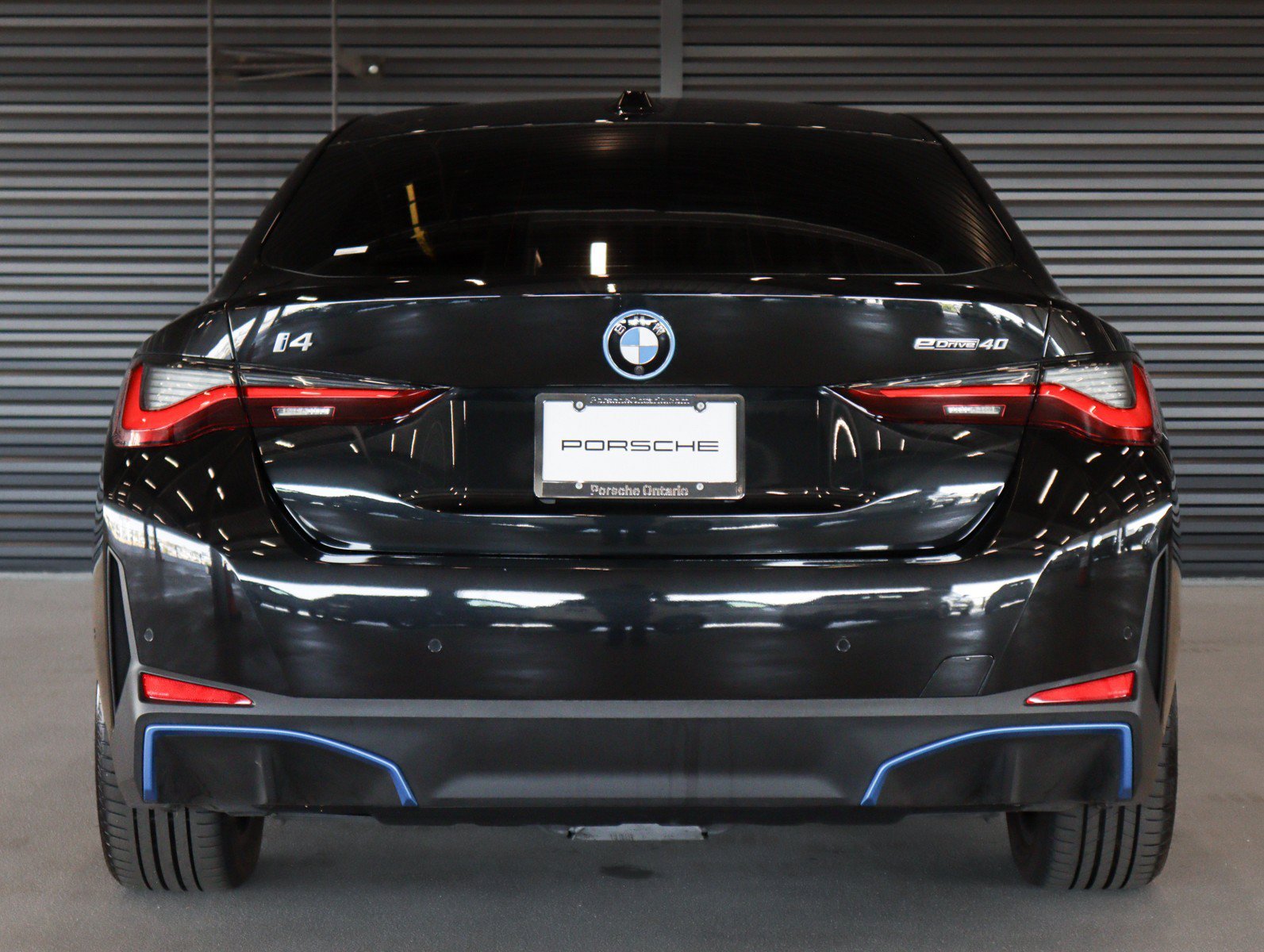 Used 2022 Black Sapphire Metallic BMW eDrive40 image 12