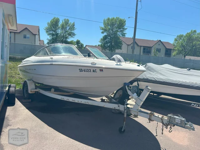 1999 MAXUM 1900 SR 
