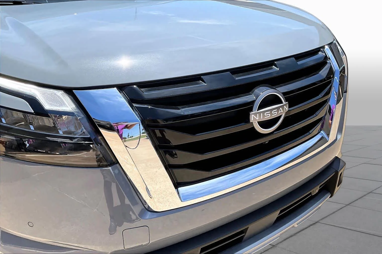 Used 2025 Boulder Gray Pearl Nissan Platinum image 30