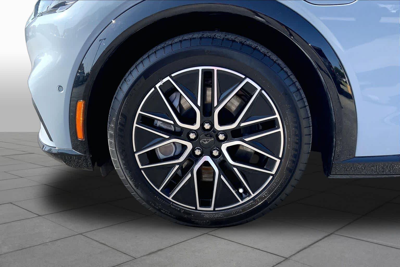 Used 2024 Glacier Gray Metallic Ford Premium image 9