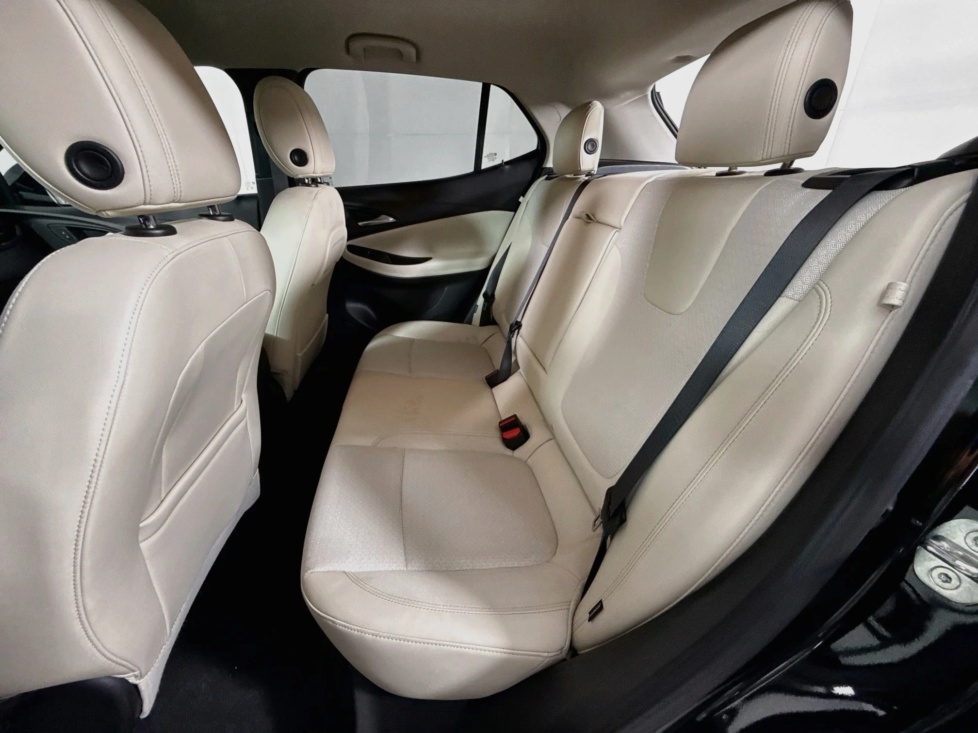 Used 2021 Ebony Twilight Metallic Buick Select image 23