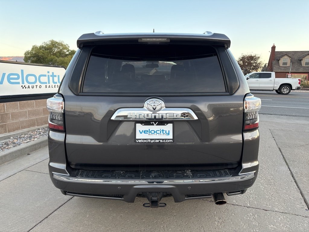 2016 Toyota 4Runner Limited photo 4