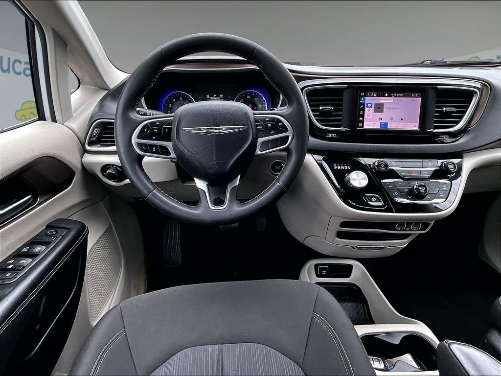 Used 2023 White Chrysler LX image 18