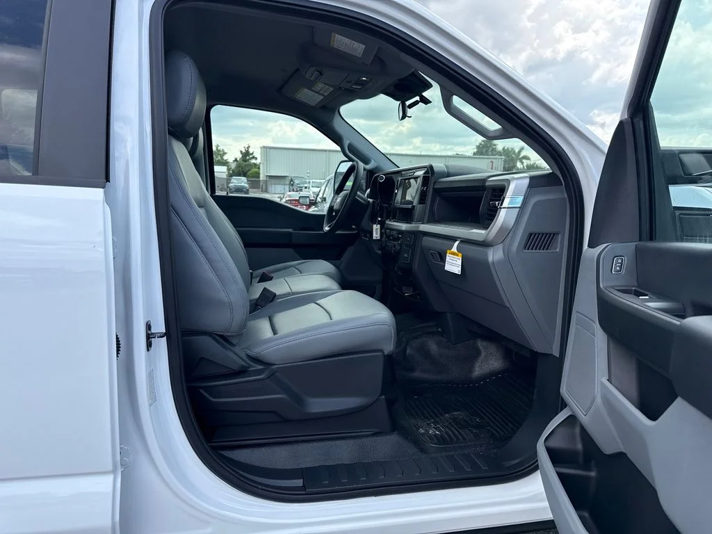 2026 Ford F-550 Super Duty Chassis Cab XL - Photo 19