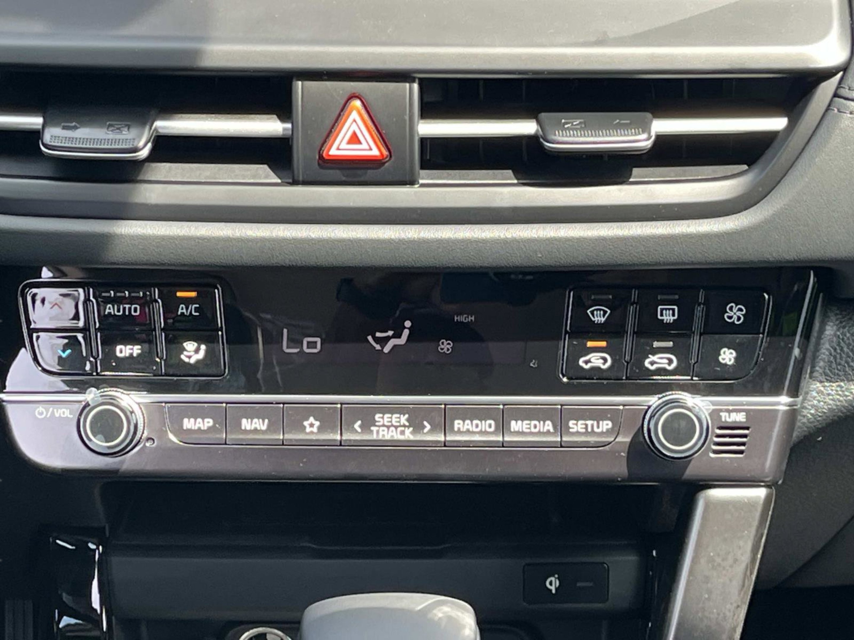 New 2026 Snow White Pearl Kia EX image 12
