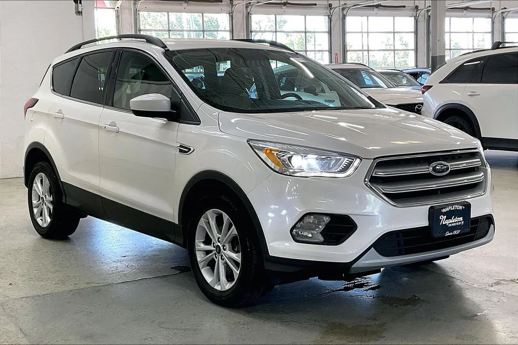 Used 2019 White Ford SEL image 32