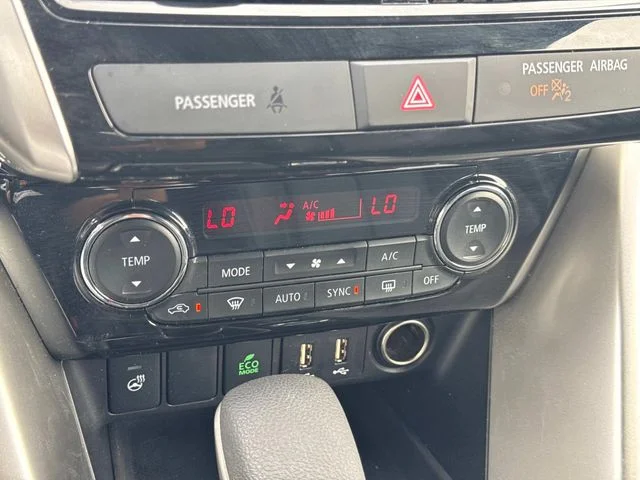 Used 2024 Silver Mitsubishi SEL image 36