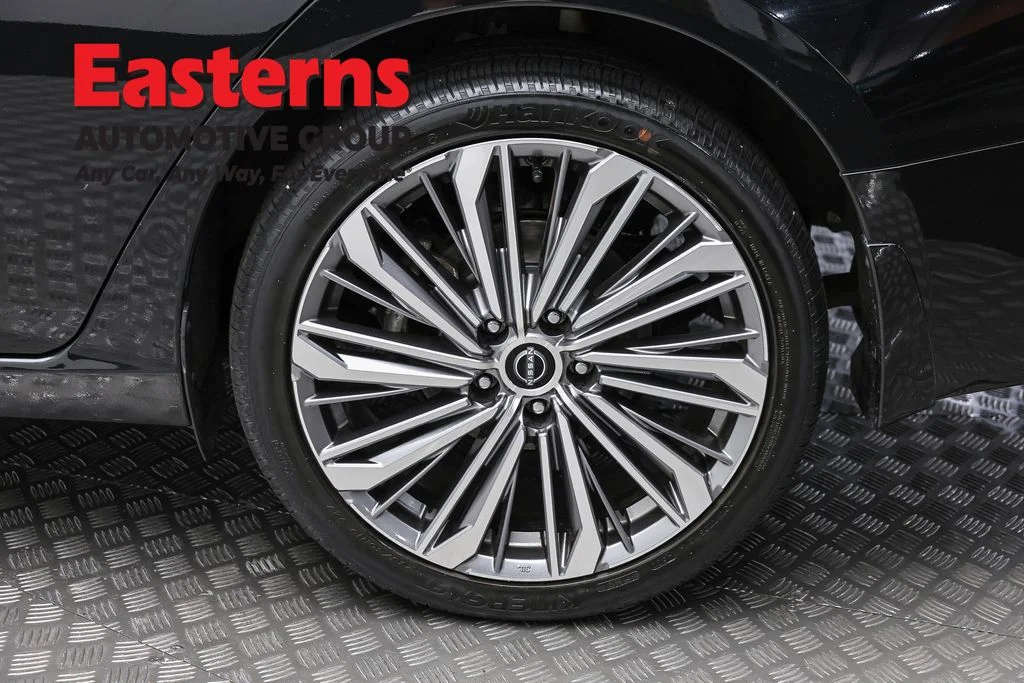 Used 2024 Black Nissan 2.5 SL image 8
