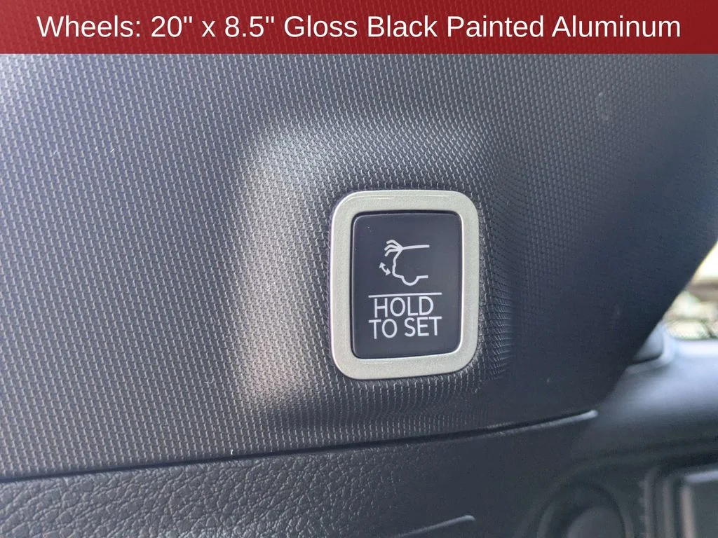 New 2027 High-Gloss Black Paint Jeep Limited image 16