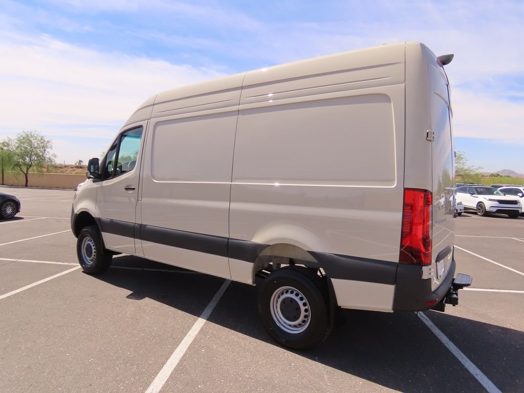 New 2026  Mercedes-Benz Cargo 144 WB image 7