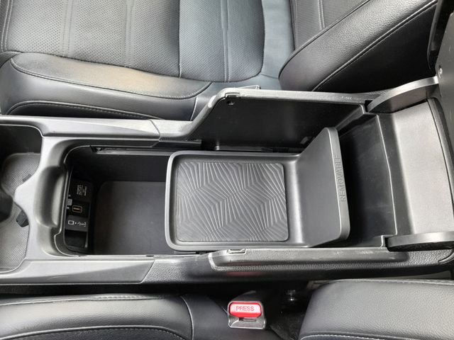 Used 2018  Honda Touring image 29