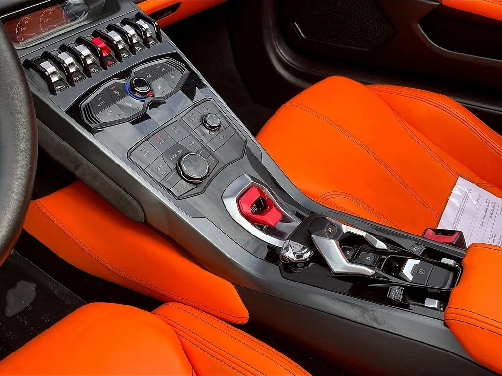 Used 2019  Lamborghini LP580-2S image 17