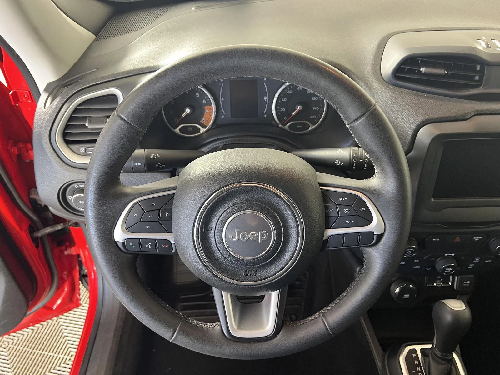 Used 2020 Colorado Red Clearcoat Jeep Latitude image 10