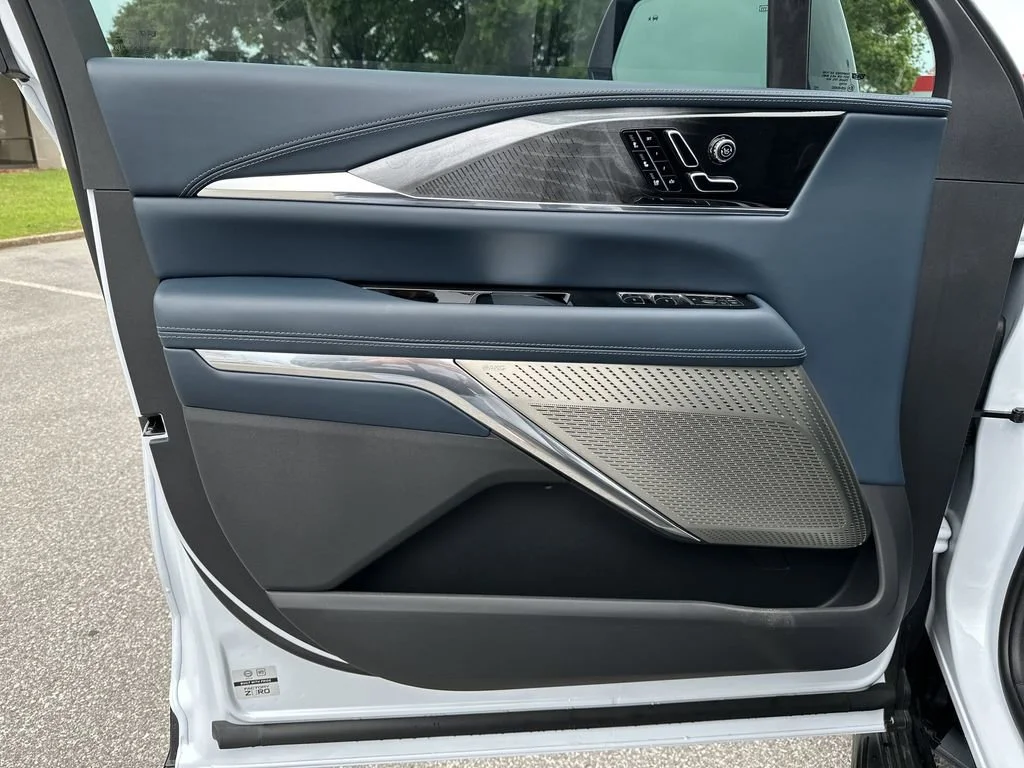 2026 Cadillac Escalade IQL Premium Sport - Photo 10