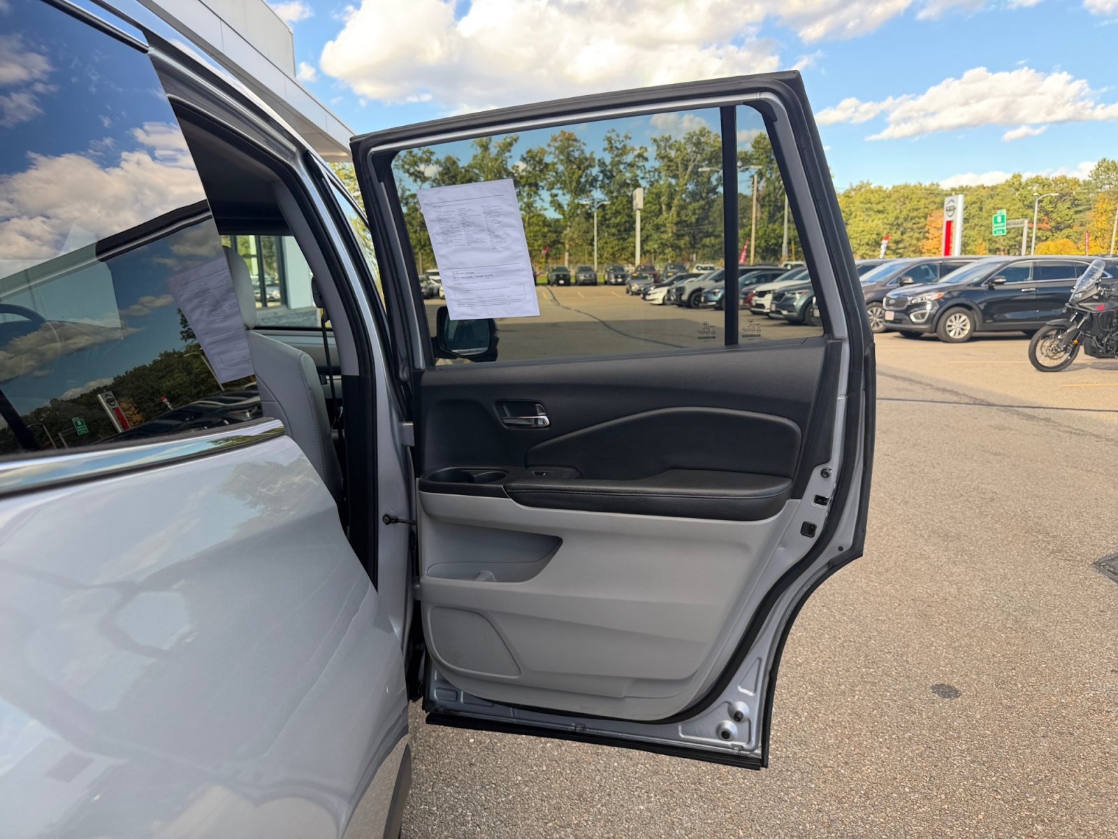 Certified Used 2018 Silver Honda EX-L image 36