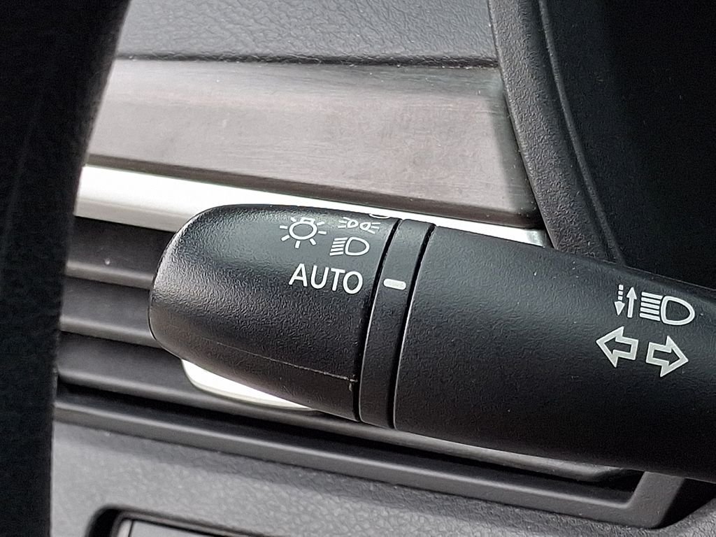 Used 2025 Silver Nissan 2.5 SV image 22