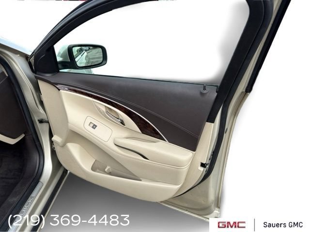 Used 2016 SPARKLING SILVER METALLIC Buick Base image 10