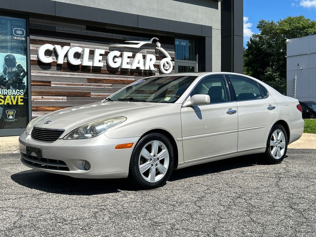 Used 2005  Lexus 330 image 5