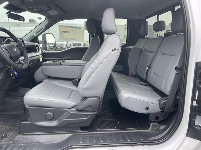 New 2026 Oxford White Ford F-450® XL image 5