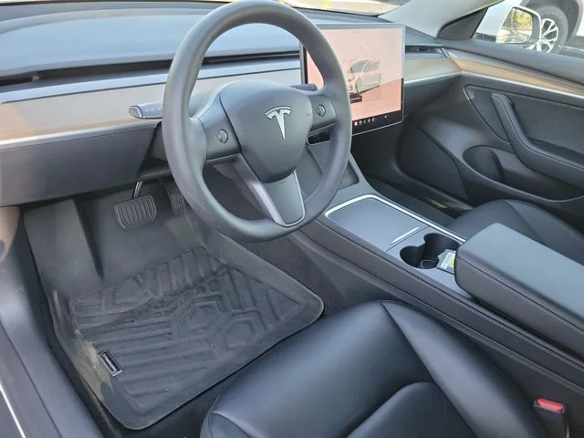 Used 2023 White Tesla Base image 6