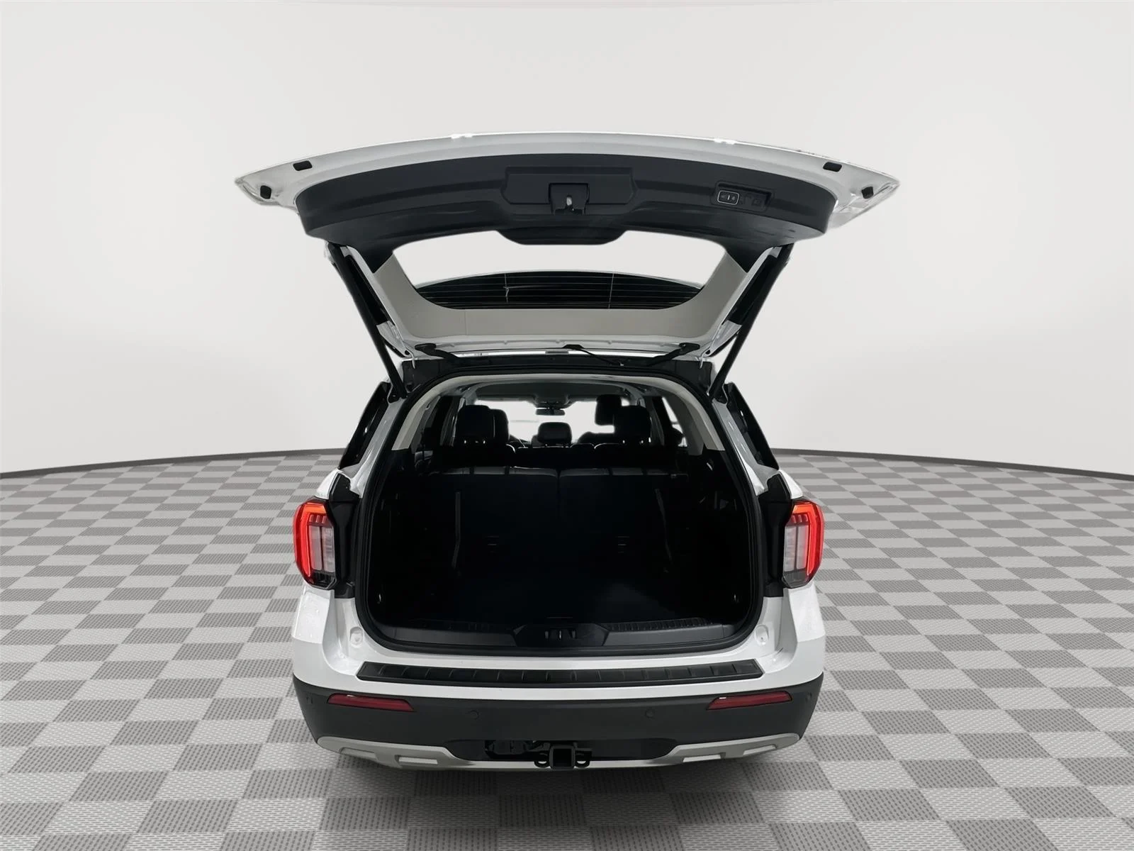 Used 2025 White Ford Active image 24