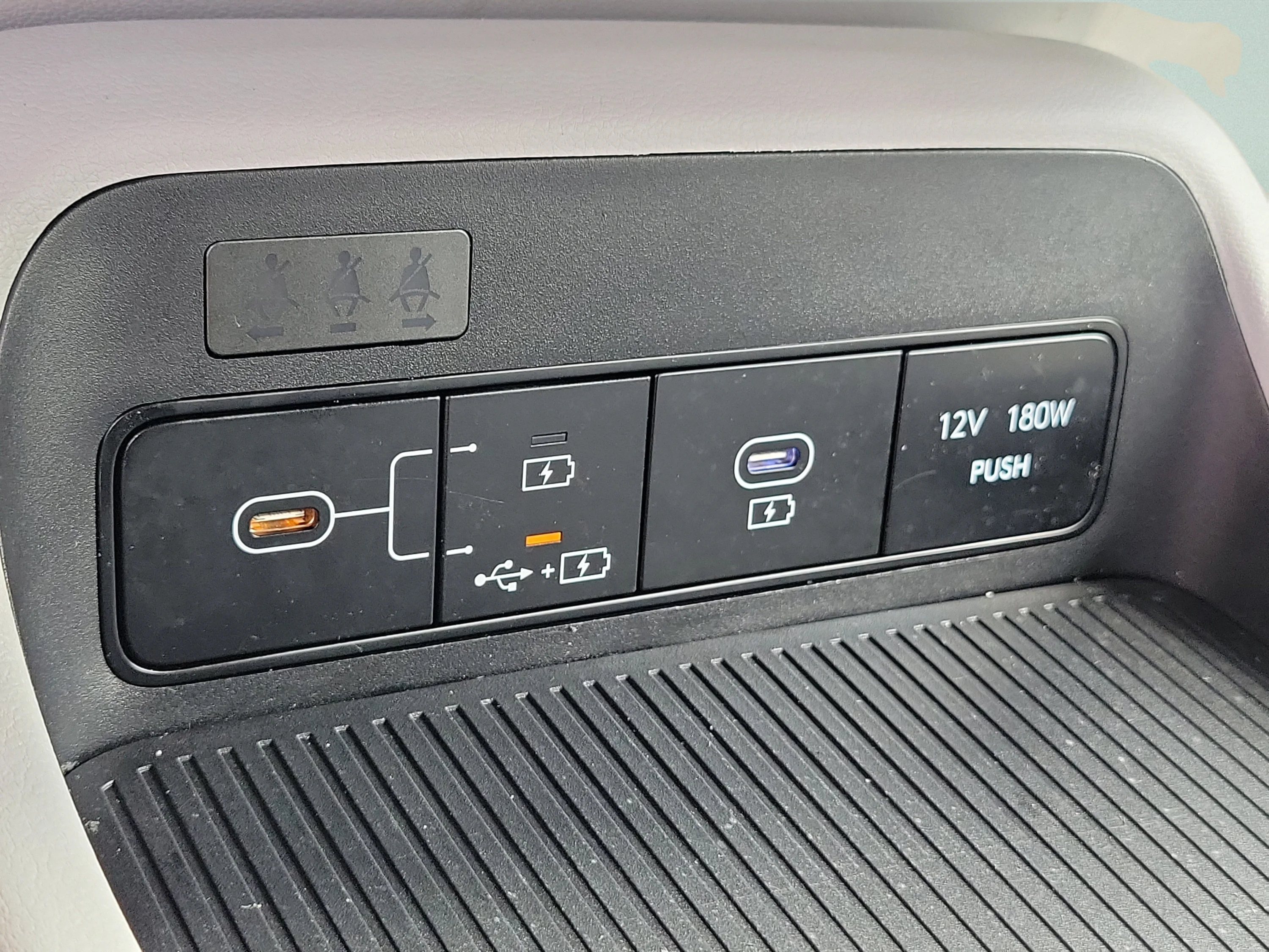 Used 2025 Abyss Black Pearl Hyundai SE image 28