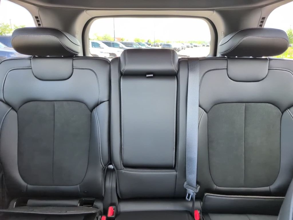New 2026 Baltic Gray Metallic Clearcoat Jeep Altitude image 25