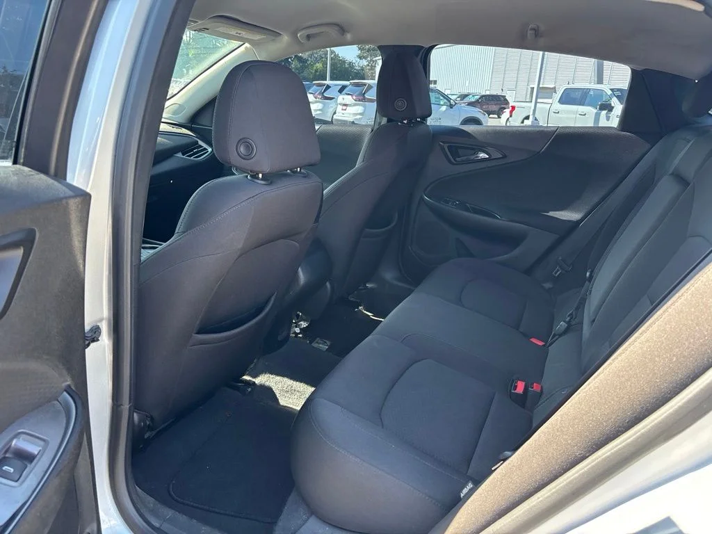 Used 2018 Silver Chevrolet LS image 7