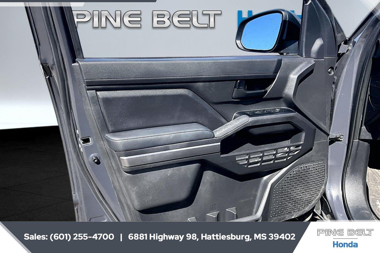Used 2025 Underground Toyota SR5 image 17