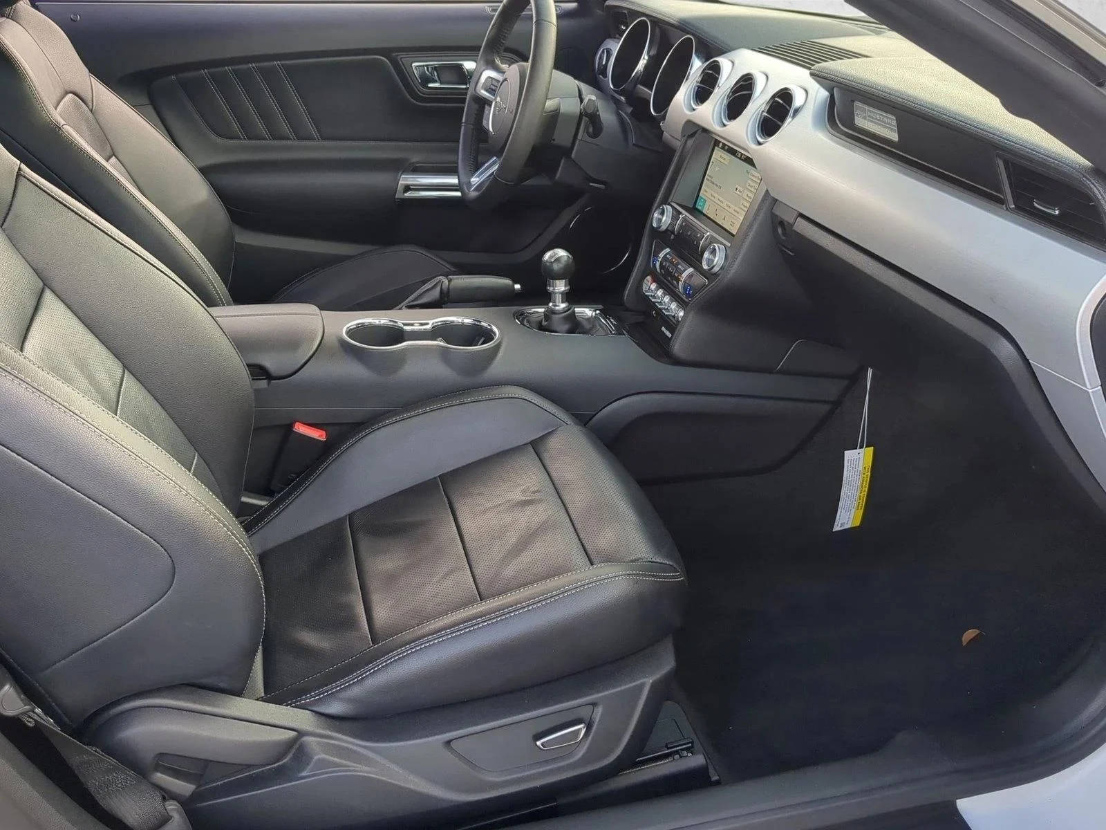 Used 2016 Oxford White Ford GT Premium image 20